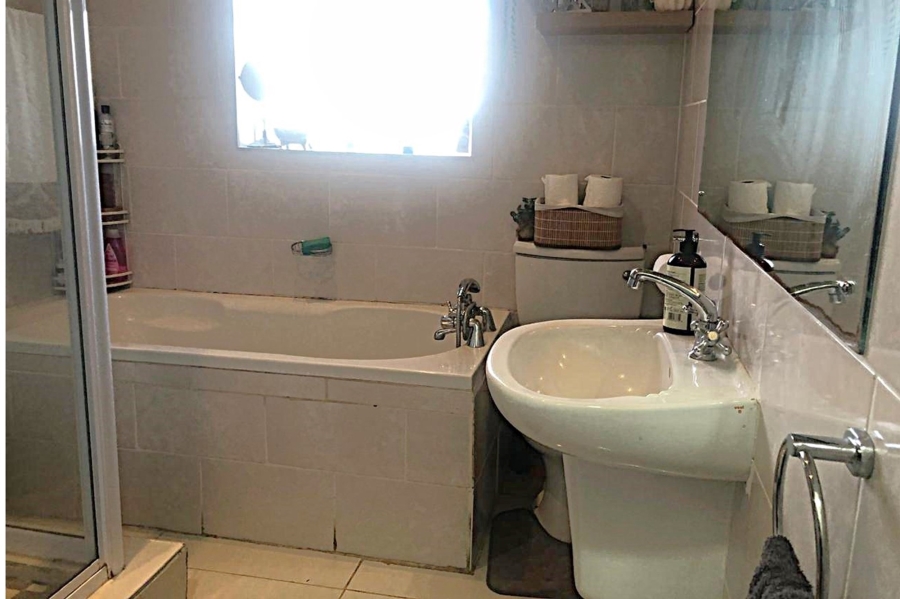 To Let 2 Bedroom Property for Rent in Knysna Central Western Cape